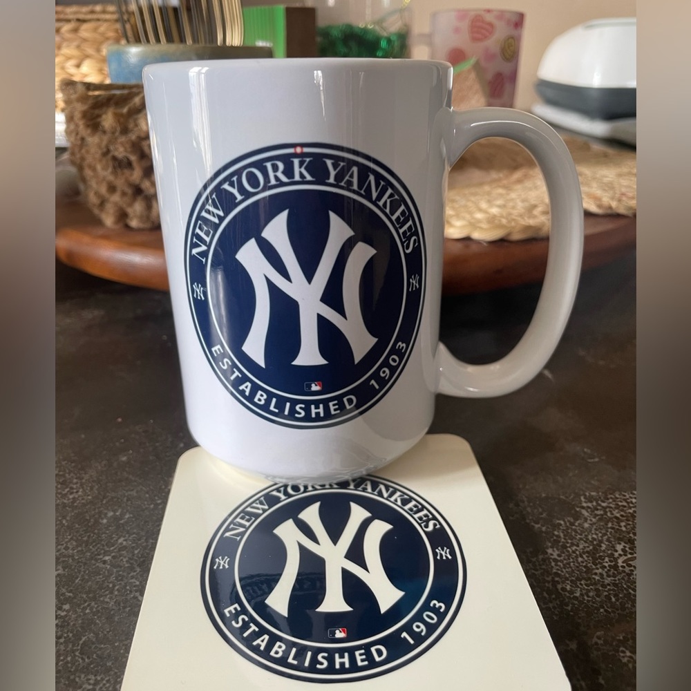 NY Yankees mug and coaster set, NEW